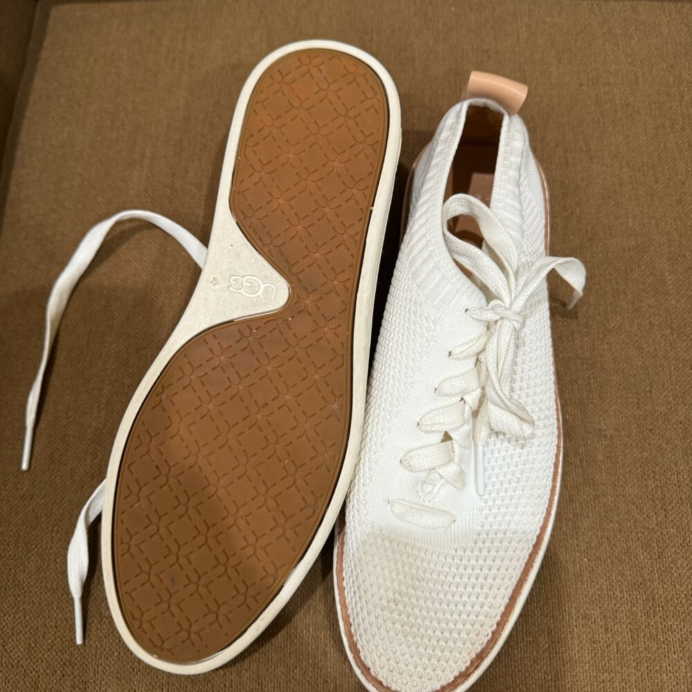 UGG Sneaker - Lace up - White - Size 8.5 - Picture 3 of 4